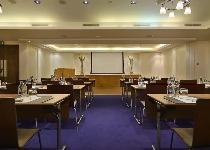 Отель The Fitzwilliam 5*